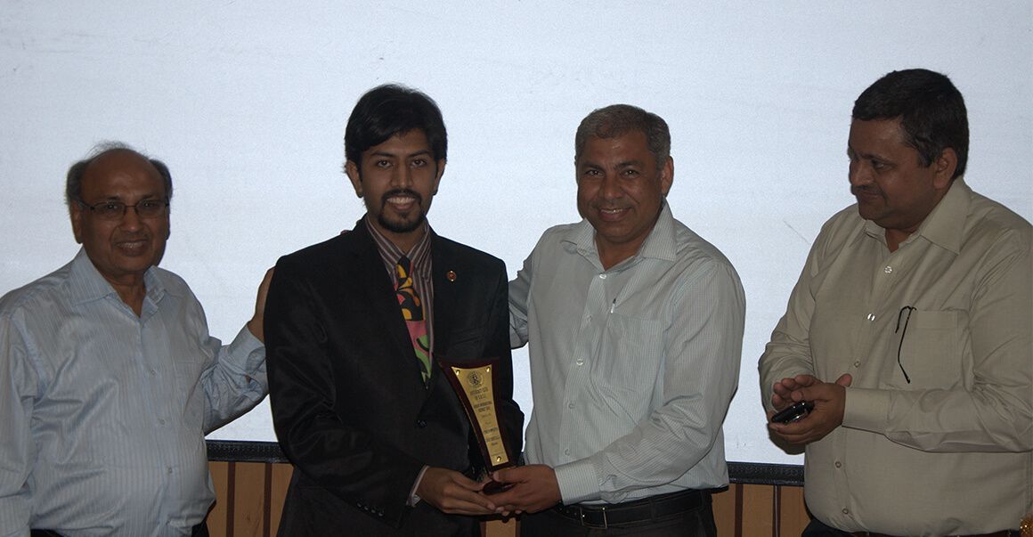 uday sonthalia, Top awarded people in delhi, group photo with trophy